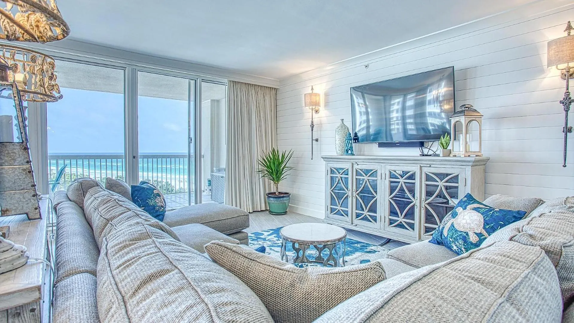 St Maarten 701 A Completely Remodeled Beach Front Condo Destin 0*,  United States